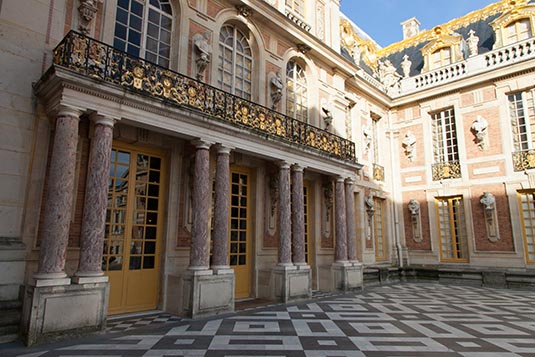 Royal Courtyard, Chateau De Versailles, Versailles, France