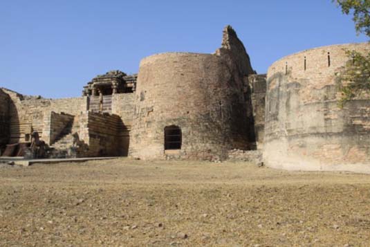 Fortification, Padhavali, Gwalior