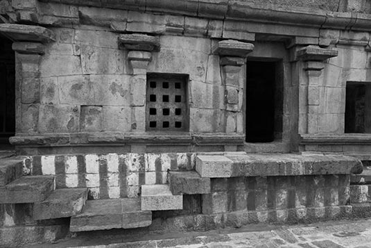 Dwelling, Brihadeeswarar Temple, Thanjavur, India