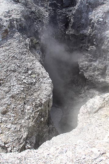 Inferno Crater, Wai-O-Tapu, Rotorua, New Zealand
