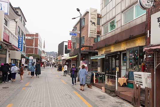 Towards Bukchon Hanok Village, Seoul, South Korea