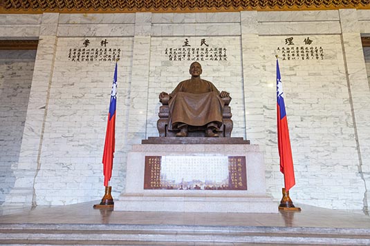 Statue, Chiang Kai-Shek Memorial, Taipei, Taiwan