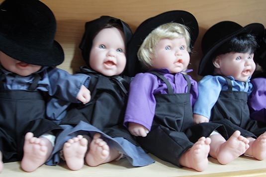 Amish Dolls, Amish Country, Lancaster County, Pennsylvania, USA