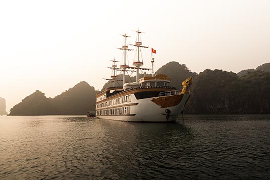 Dragon Legend, Cruising Halong Bay, Vietnam