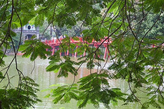 The Rising Sun Bridge, Hoan Kiem Lake, Old Quarter, Hanoi, Vietnam